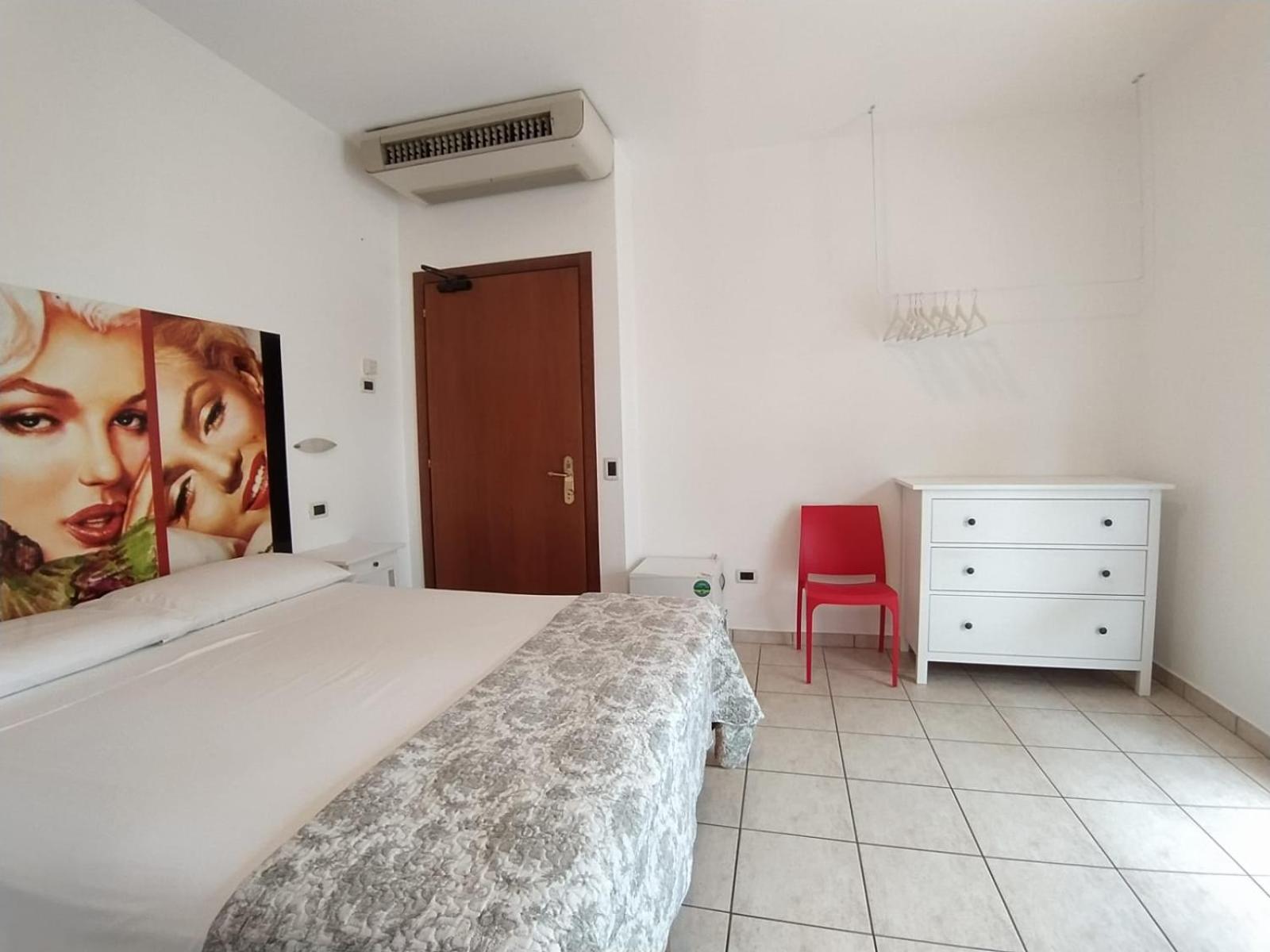 Hotel Villa Cesare B&B Alba Adriatica Exterior foto